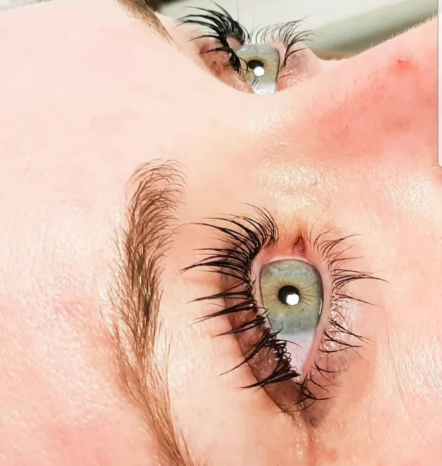 📌Unser WimpernSerum ist jetzt online erhältlich! 

📌Made in Germany! 

Sind deine Wimpern kurz und du wünscht dir mehr Volumen? Das LongLashes Booster Serum 📌Flora Medical SkinCare wirkt wahre Wunder!

Es bringt deinen Wimpern neuen Schwung und verdichtet  Wimpern & Augenbrauen 

Erlebe wie viel länger, schwungvoller und dichter deine eigenen Wimpern sind und mache deinen Augenaufschlag noch schöner!

#lüneburg #hamburg #floramedicalskincare #lashes #lashbooster #browbooster